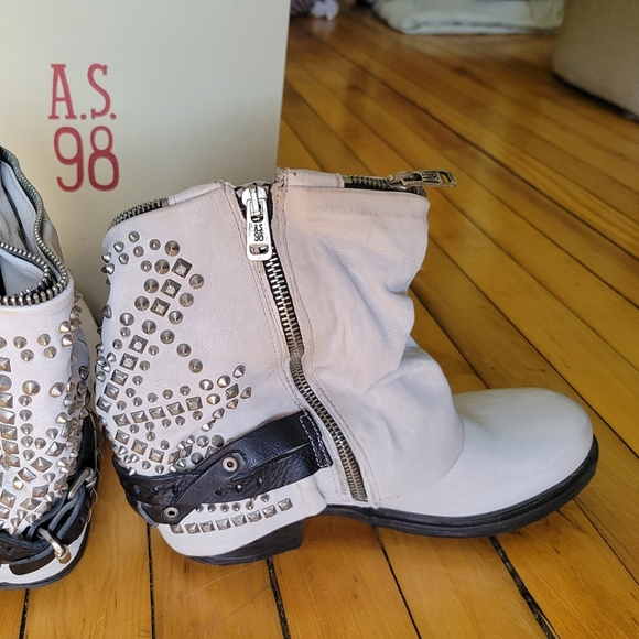 NIB A.S.98 Sid Studded Moto Boots, Ice + Black, Italian Leather, EU Wome… - Picture 6 of 6